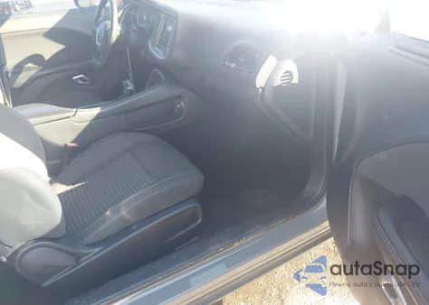 2019 Dodge Challenger Sxt z USA, uszkodzony, nr VIN 2C3CDZAG9KH701639